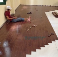 9 Đội ngũ kỹ sư chuyên nghiệp  sàn gỗ giá rẻ tại nhà Chuyên cầu thang gỗ và sắt
