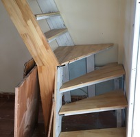 19 Đội ngũ kỹ sư chuyên nghiệp  sàn gỗ giá rẻ tại nhà Chuyên cầu thang gỗ và sắt