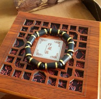 5 Bán vòng đeo tay, vòng cổ làm bằng gỗ trầm hương cho cả nam và nữ