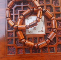 6 Bán vòng đeo tay, vòng cổ làm bằng gỗ trầm hương cho cả nam và nữ