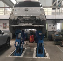9 Cầu nâng ô tô 2 trụ