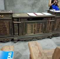 Kệ Tivi Cột Nho Gỗ Mun