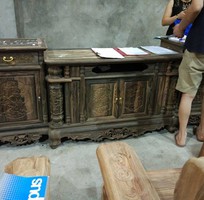 1 Kệ Tivi Cột Nho Gỗ Mun