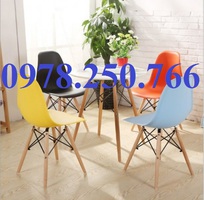 2 Ghế nhựa chân gỗ Eames Bình Thạnh, Thủ Đức, Quận 2, Quận 9, Gò Vấp 2 Ghế nhựa chân gỗ Eames Bình Thạnh, Thủ Đức, Quận 2, Quận 9, Gò Vấp