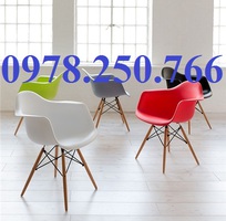4 Ghế nhựa chân gỗ Eames Bình Thạnh, Thủ Đức, Quận 2, Quận 9, Gò Vấp
