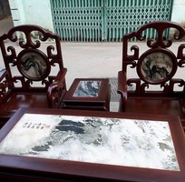 2 Bộ Bàn Ghế Guột Móc Mỏ Khảm Đá Gỗ Gụ 2 Bộ Bàn Ghế Guột Móc Mỏ Khảm Đá Gỗ Gụ