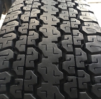 1 Vỏ cũ Bridgestone 245/70R16 gai còn 90 giá rẻ