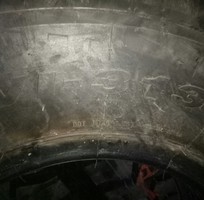 2 Lốp công trình/ xe tải