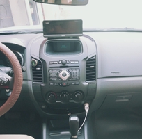 4 Cần bán xe  ford ranger trắng . Form mới