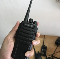 2 Bộ đàm cầm tay Motorola, Kenwood, dành cho bảo vệ, bãi xe, công trường, kho xưởng, nhà vườn,..