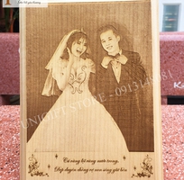 Tranh cưới để bàn - tranh gỗ khắc hình theo yêu cầu