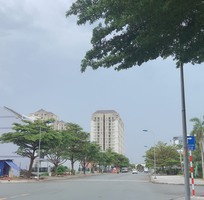 32 Tuyển 02 nv chạy bàn