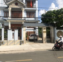 4 Tuyển nhân viên bán hàng dịp 20/11