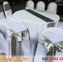4 Cho thuê bàn ghế áo phủ cột nơ, bàn ghế sự kiện, tiệc cưới