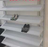 5 Sản xuất, cung cấp các mẫu tủ kệ trưng bày giày dép tại Tp.HCM