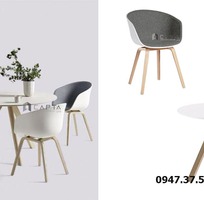 1 Mẫu bàn tròn 3 - 4 ghế chân gỗ phòng khách nhỏ đẹp giá rẻ tại HCM