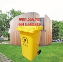 Cách nâng vệ sinh thùng rác công nghiệp an toàn khi sử dụng