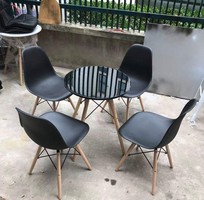 Bàn ghế eames siêu đẹp giá rẻ tại Hà nội