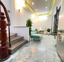 1553 Cần tuyển phụ bán hàng cùng 1553 Cần tuyển phụ bán hàng cùng