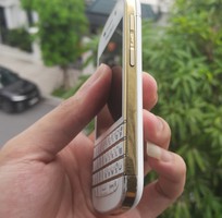 3 Cần bán blackberry Q10 gold edition