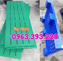 1 Pallet nhựa kê hàng, pallet nhựa giá tốt tại Hà Nội