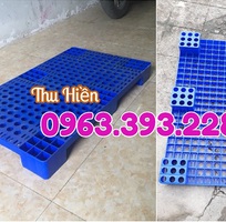 2 Pallet nhựa kê hàng, pallet nhựa giá tốt tại Hà Nội