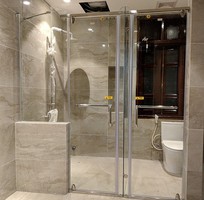Vách kính phòng tắm là gì  Vách kính phòng tắm có ưu điểm gì