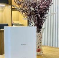 1 BÁN Ipad pro 11 inch 2020 only wifi 128gb nguyên seal chưa active
