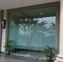 1 Kính cường lực Hoàng Long Glass