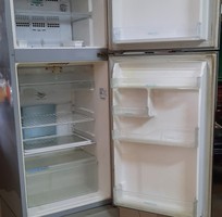 1 Tủ lạnh Hitachi 150 lít sản xuất tại Nhật Bản màu bạc, nguyên bản 100 hình thức còn mới đẹp,chạy êm