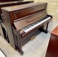 Đàn piano cơ SAMICK - màu nâu dáng cổ điển