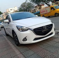 Mazda 2 2016 trắng ngọc trinh