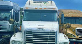 BÁN XE FREIGHTLINER 2004