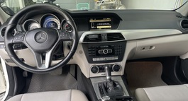 MERCEDES C200. 2011. MÀU TRẮNG. GIÁ TỐT