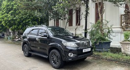 TÔI CẦN BÁN CHIẾC XE Ô TÔ TOYOTA FORTUNER 2.5G MÀU ĐEN SX 2016