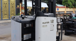 THAY BÁNH PU XE NÂNG ĐIỆN ĐỨNG LÁI GIÁ TỐT TẠI BÌNH DƯƠNG.