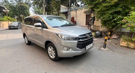 CẦN BÁN XE TOYOTA INNOVA 2.0 E