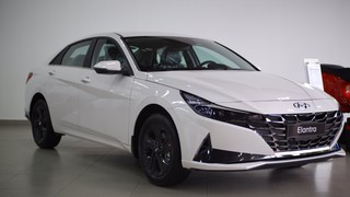 Hyundai Accent và Hyundai All New Elantra 2023 