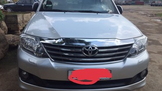 Cần bán xe Toyota Fortuner máy xăng 2 cầu đời 2013 