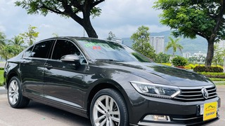 Used Car Dealer Trimap đang bán  Volkswagen Passat TSi Bluemotion phiên bản đủ. 