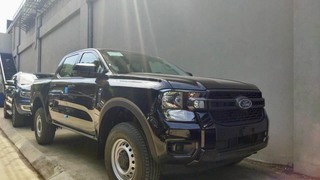 Ranger XLS 1 cầu 2023 đi lướt 5000km, trả trước 150, hỗ trợ vay ngân hàng. 