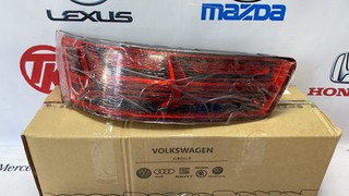 Đèn hậu AUDI Q7 4M0 945 093 M 