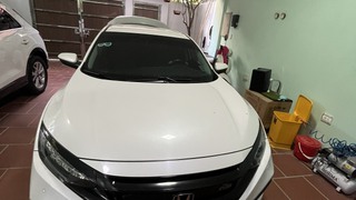 Bán  Honda Civic RS đăng ký tháng 4/2020  mới hết bảo hành được 4 tháng ....