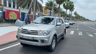 Cần bán xe Toyota Foxtuner sx 2011 số tự động 