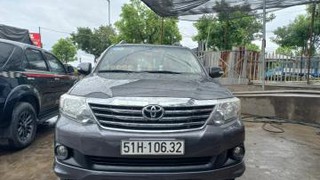 Cần bán xe Toyota Fortuner sx 2012 số tự động 