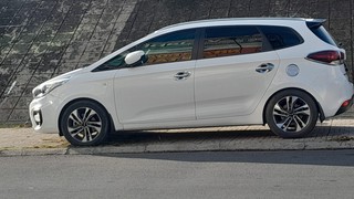 Kẹt tiền cần bán gấp:   Loại xe: Kia rondo số sàn. 