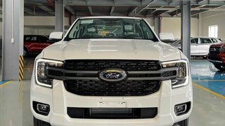 Ford Ranger XLS 2.0L 4x2 AT 2023 xe sẵn đủ màu, giao xe ngay 