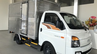 Hyundai Porter 1.5T thùng kín giao ngay 