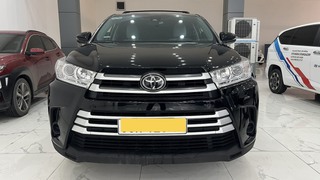 Cần bán xe Toyota Highlander LE sản xuất năm 2017 đăng ký 2019 tên cty có VAT. Xe...