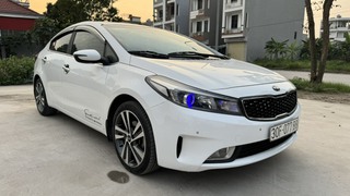 Bán xe Cerato 2018 số tự động 1.6.bao zin. 